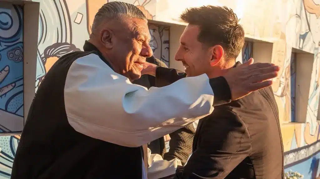 En medio del escándalo judicial en la AFA, «Chiqui» Tapia se mostró con Lionel Messi en Ezeiza: «Bienvenido, capitán»