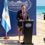 El verano eterno de Adorni: los 11 días en Río de Janeiro que la Justicia busca explicar