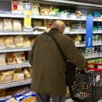 El consumo minorista se volvió a derrumbar en marzo: las ventas cayeron hasta el 9%