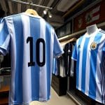 A 15 días del Mundial 2026: cuánto cuestan las camisetas de la Selección Argentina en Posadas