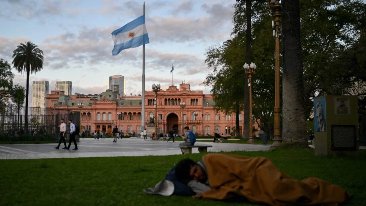Un estudio de la UNLP desmiente los datos de pobreza que difunde el Gobierno a través del INDEC